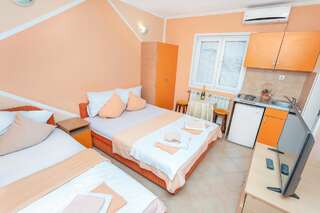 Апартаменты Apartments MIK5 Будва Стандартный трехместный номер-студио-2