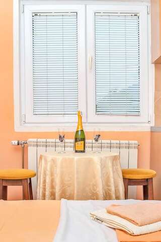 Апартаменты Apartments MIK5 Будва Стандартный трехместный номер-студио-6